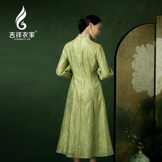吉祥衣家新中式国风春夏新款高端气质显瘦修身女装荣曜秋菊连衣裙 商品图4