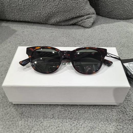 Sporty & Rich - Kaia Sunglasses - Tortoise/Green Green - 女装 - 墨镜 - 乌金/绿色 商品图0