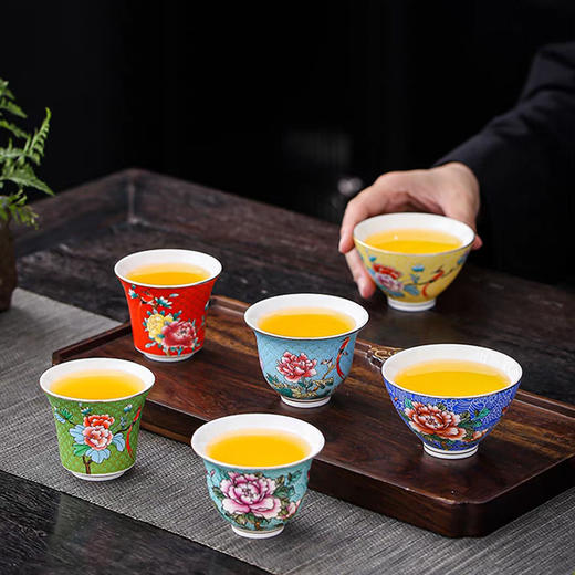 上古名屋珐琅彩扒花品茗杯套组 古典瓷器 珐琅彩工艺 非遗大师监制 富贵华丽 商品图5