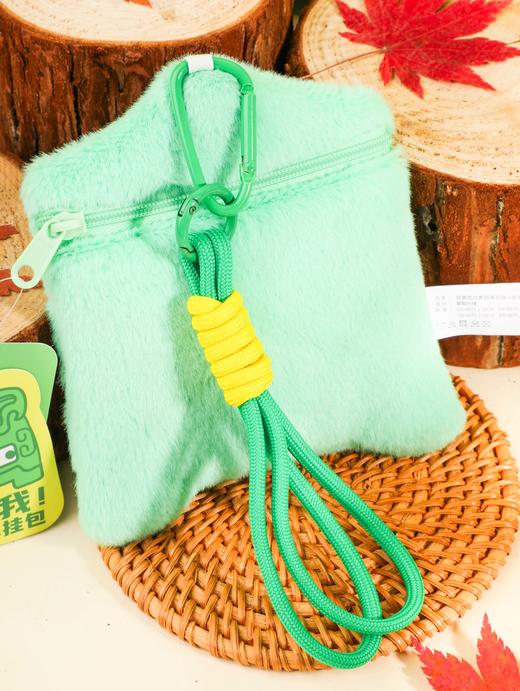 商兽面纹青铜胄毛绒小挂包 商品图3