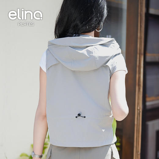 一恋•普拉提 2025春季新款机能风户外叠穿马甲户外连帽外套EML1181 商品图10