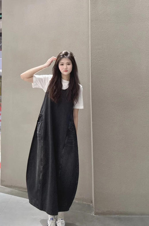 无袖牛仔连衣裙 75%棉+25%汉麻 立体水洗工艺 松弛舒适的穿搭 清爽纯净 长度刚刚好 无袖设计 商品图9