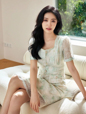 奢姿大码女装2025夏季减龄碎花时尚连衣裙胖妹妹绣花设计方领裙子9952869289