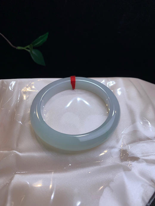 612570，55 浅绿正圈手镯，清新秀气。淡淡的浅绿底色，润润的 冰润清新 商品图4