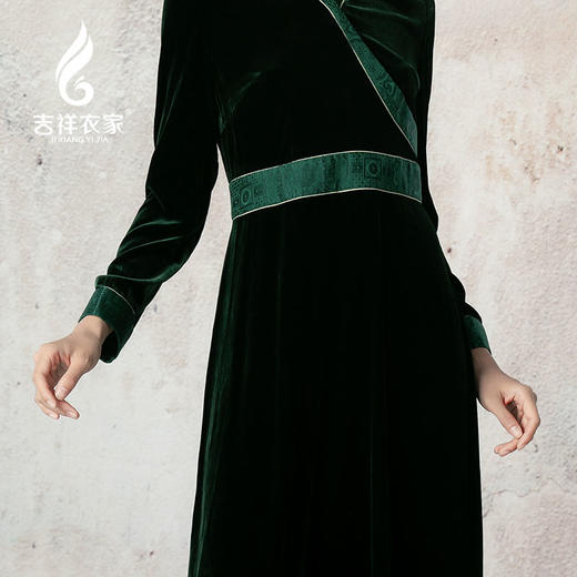 吉祥衣家新中式国风春季新款高端显瘦修身女装春晚绿野秀连衣裙 商品图3