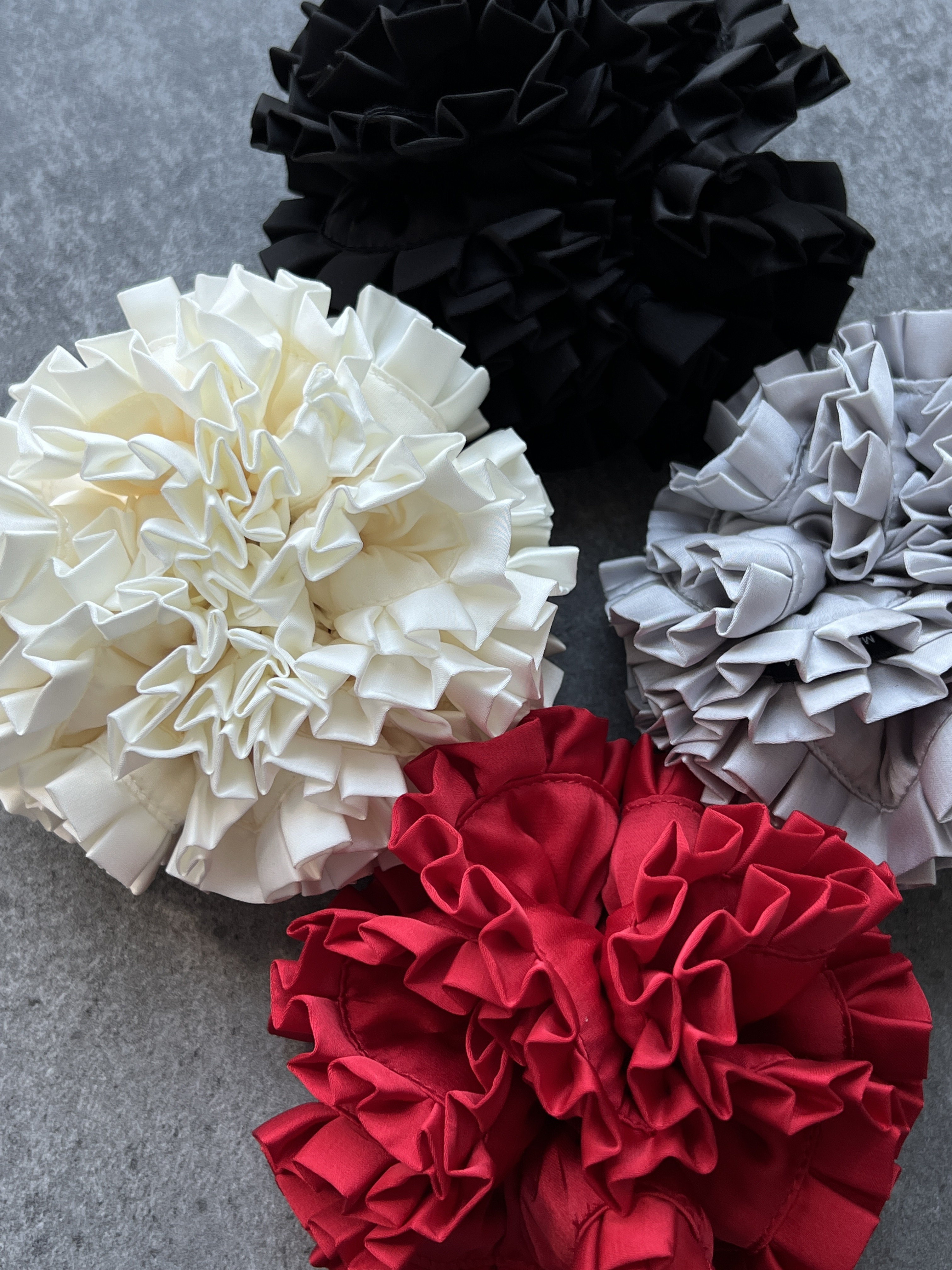 花朵发圈和发夹！bu退bu换~布艺抓夹+缎面褶皱头花大肠发圈~