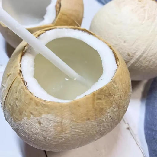 【泰国椰皇】 椰汁清如水 椰肉白嫩滑 新鲜当季水果 商品图3