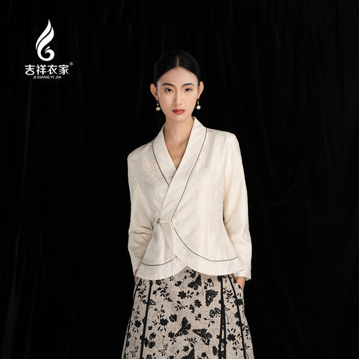 吉祥衣家新中式国风新款高端气质显瘦修身女V领小香风江月白外套 商品图3