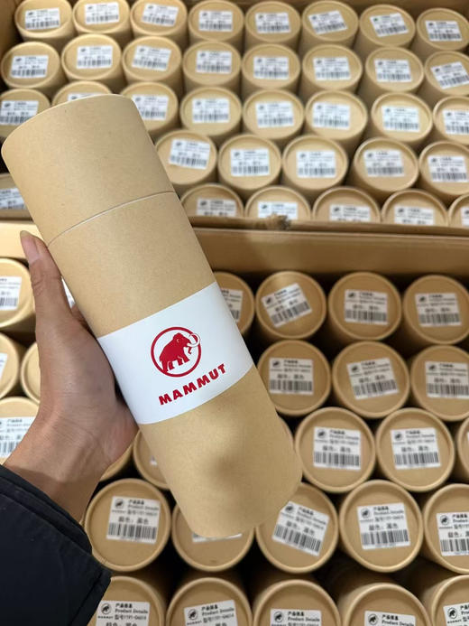 原单正品猛犸象防水遮阳渔夫帽

颜色，黑色，灰色，卡其色

尺寸：帽檐8公分，头围56一59

材质：经过midori处理的舒适弹力面料

官网 498 商品图1