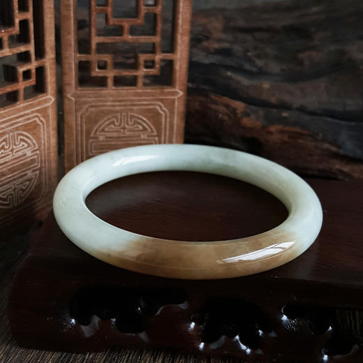 【天然正品】天然细腻无裂纹油润度佳圆条56.5号和田玉手镯女士现售价：880特价！260325NJM15 商品图7