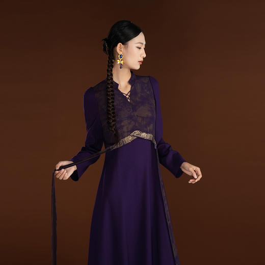 吉祥衣家V领鎏金紫色香云纱轻奢高级新国风新中式此内美兮连衣裙 商品图3