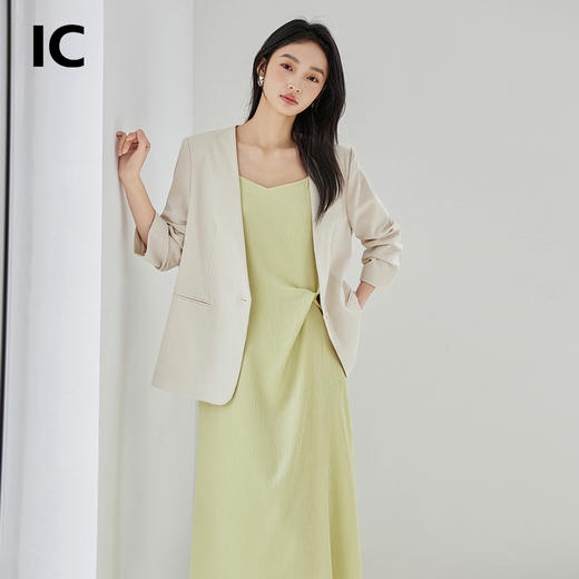 *IC夏季盐系穿搭薄荷绿长裙V领扭结收腰小众吊带连衣裙女新款 商品图3