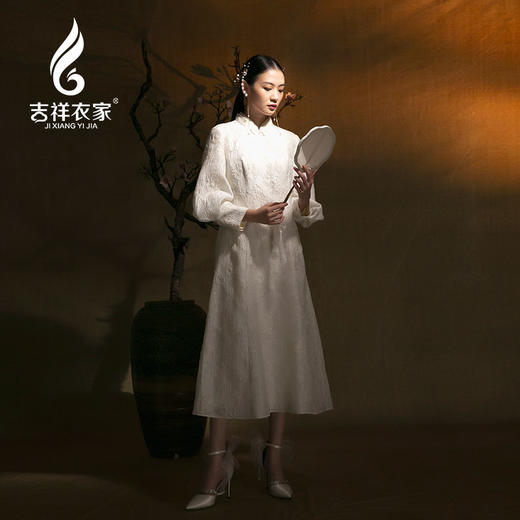 吉祥衣家新中式国风春秋新款白色高端气质修身女装月照花林连衣裙 商品图0