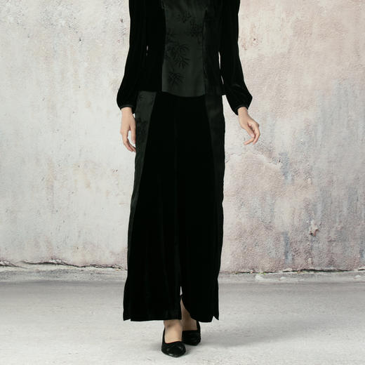 吉祥衣家新中式国风夏新款高端气质显瘦修身黑色女装寒雪未消裤子 商品图1