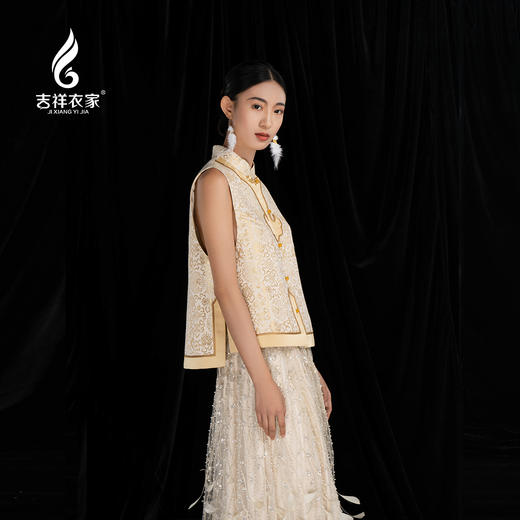 吉祥衣家新中式原创提花减龄圆领刺绣国风高级感女装纹彩如意马甲 商品图4