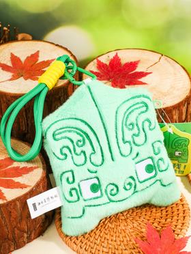 商兽面纹青铜胄毛绒小挂包