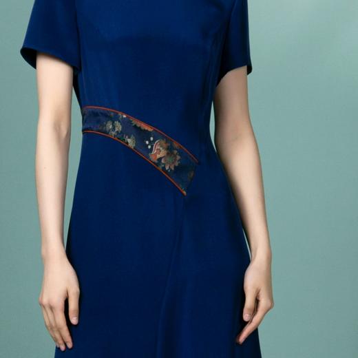 吉祥衣家新中式国风复古气质女装春夏款高级感轻奢锦绣水云连衣裙 商品图2