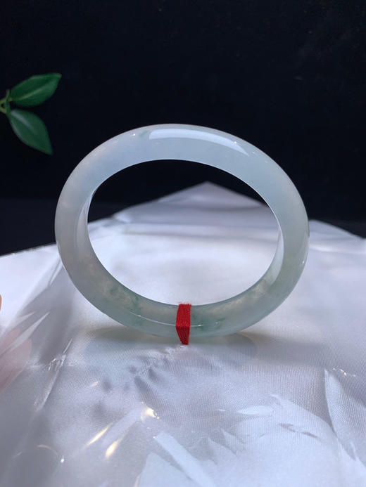 612569，54 冰底飘花贵妃。整条冰透。底妆均匀干净，一半带淡雅的蓝花 商品图2