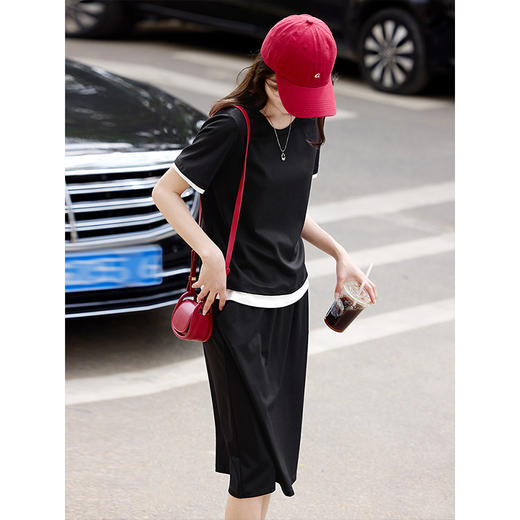 【周末秒杀】熙世界运动风黑色休闲套装女夏2025新款气质短袖T恤半身裙两件套 商品图2