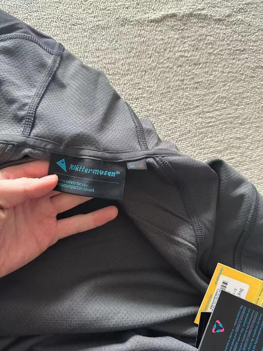 原单正品攀山鼠Klattermusen神鸦系列防风耐磨户外运动夹克连帽 

颜色 渡鸦黑 M L XL XXL 商品图4