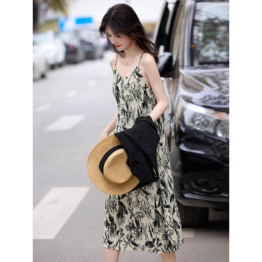 【专属特价】熙世界复古印花吊带连衣裙套装女2025夏季薄款短袖西装外套两件套 商品图3