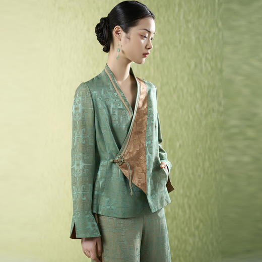 吉祥衣家新中式国风夏新款高端气质显瘦修身女装缕销金鼎上衣 商品图3
