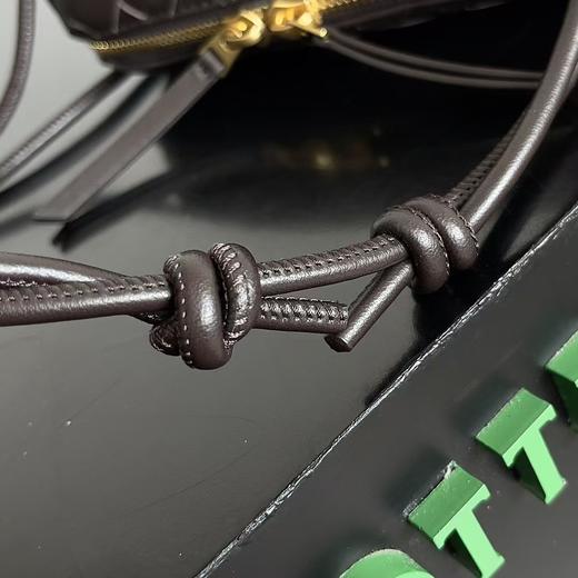 bv新款 迷你包天花板bottegaveneta 新款concert pouch包包（HH） 商品图3