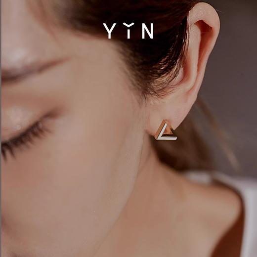 「异」彭罗斯三角系列立体白珐琅耳钉 商品图3