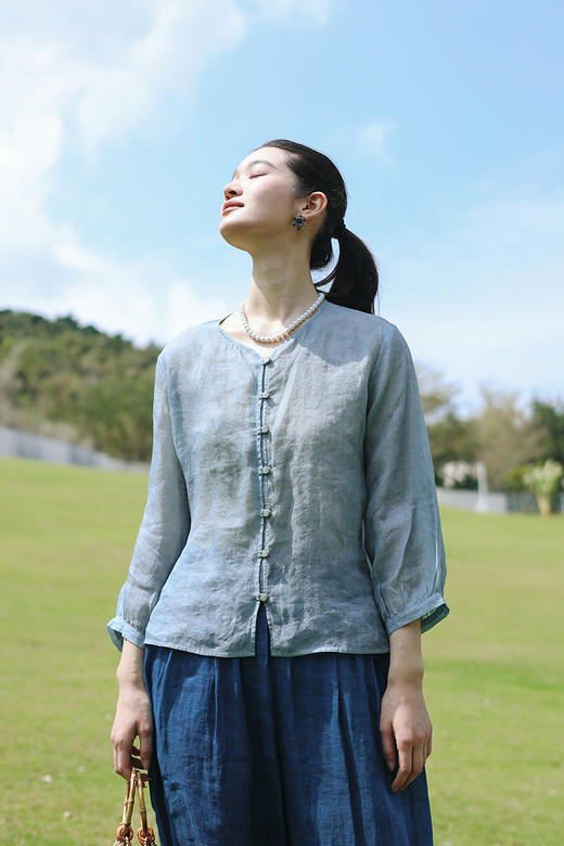 绽放旅行女装160朵/100苎麻香云纱工艺开襟短款H型V领七分袖衬衫 商品图5