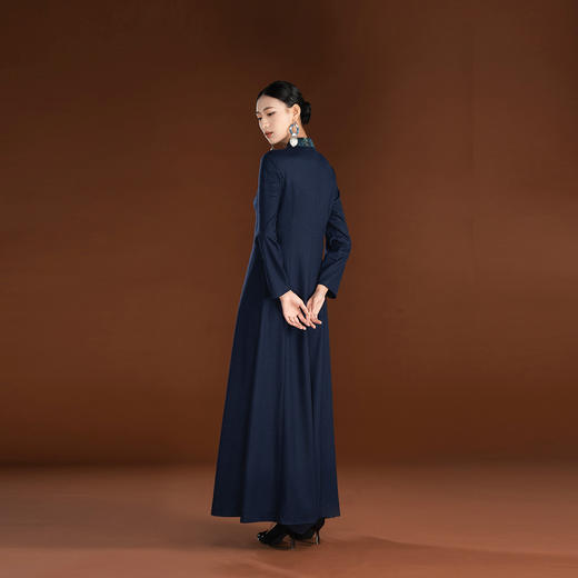 吉祥衣家新中式国风新款春夏季藏青色高端修身女装义皎而朗连衣裙 商品图3