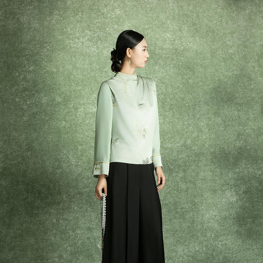 吉祥衣家新中式国风春季新款圆领高端显瘦修身女装露华凝金缕上衣 商品图1