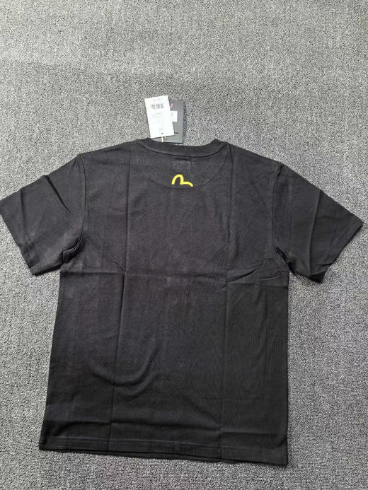 正品EVISU男款T恤 印花纯棉圆领潮流时尚休闲百搭短袖 上身舒适 产地 柬埔寨 
尺码 M L XL
原价1099 商品图5