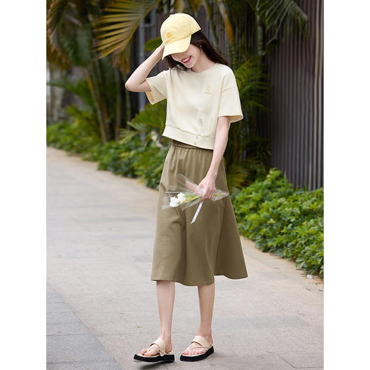 【专属特价】熙世界轻运动风休闲卫衣套装女夏季2025新款短袖上衣半身裙两件套 商品图3