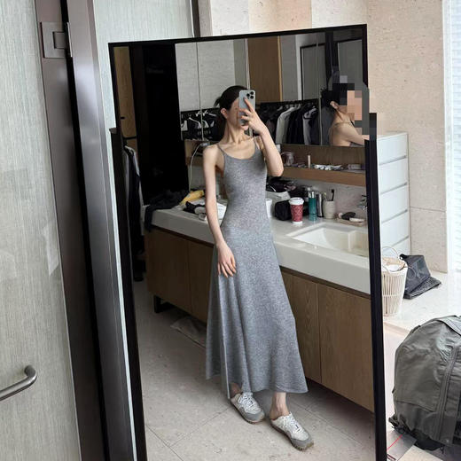 ROMI STUDIO“优雅格雷”100%绵羊毛U领收腰吊带连衣裙 RW25SL40104 商品图0