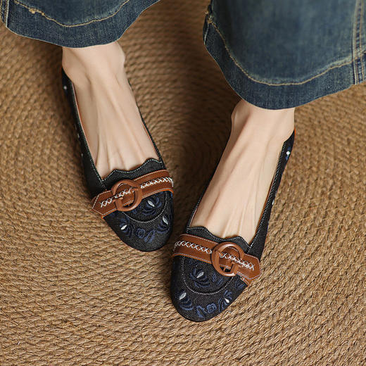 【预售5天】浅口一脚蹬平底鞋，软面四季新款女鞋AMN&TX13-135 商品图1