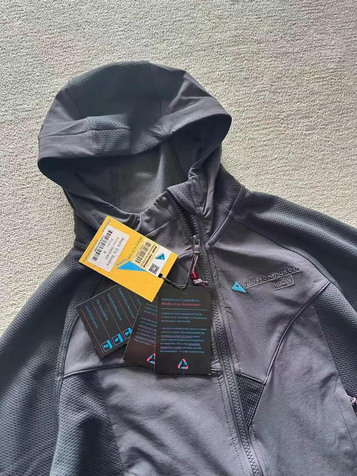 原单正品攀山鼠Klattermusen神鸦系列防风耐磨户外运动夹克连帽 

颜色 渡鸦黑 M L XL XXL 商品图2