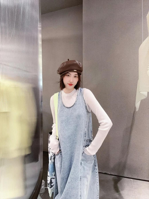 无袖牛仔连衣裙 75%棉+25%汉麻 立体水洗工艺 松弛舒适的穿搭 清爽纯净 长度刚刚好 无袖设计 商品图5