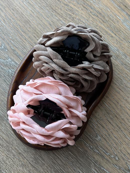 花朵发圈和发夹！bu退bu换~布艺抓夹+缎面褶皱头花大肠发圈~ 商品图4