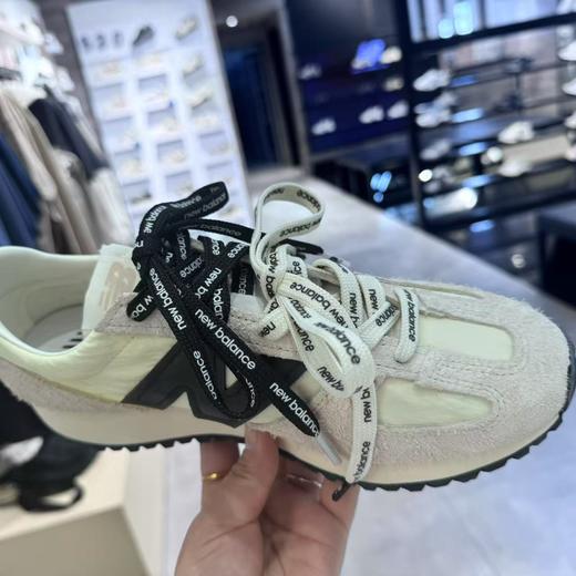【云粉节】  【8.5折】7楼 NewBalance复古薄底舒适运动男/女跑鞋吊牌价:899元 商品图2