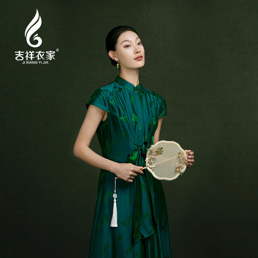 吉祥衣家新中式国风春夏新款高端气质显瘦修身女装翠叶藏蝶连衣裙 商品图4