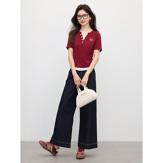 【专属特价】熙世界2025夏季新款撞色V领假两件T恤女短袖独特显瘦修身短款上衣 商品图4