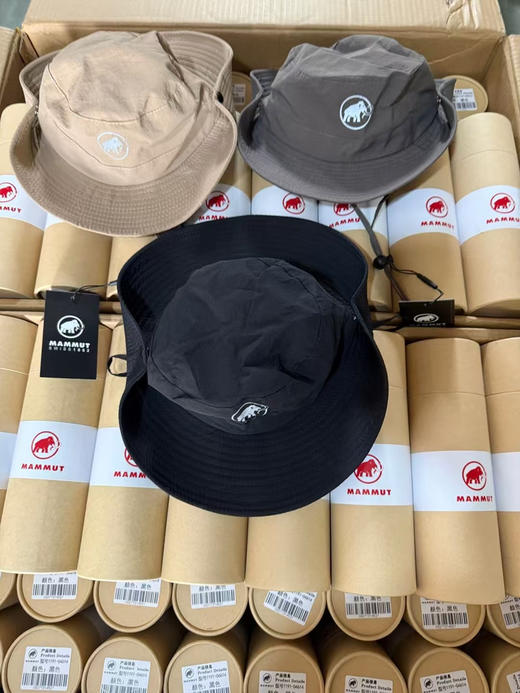 原单正品猛犸象防水遮阳渔夫帽

颜色，黑色，灰色，卡其色

尺寸：帽檐8公分，头围56一59

材质：经过midori处理的舒适弹力面料

官网 498 商品图2