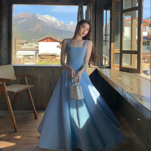西遇方领吊带连衣裙女夏季新款法式海边度假风a字无袖裙子SS150329 商品图1