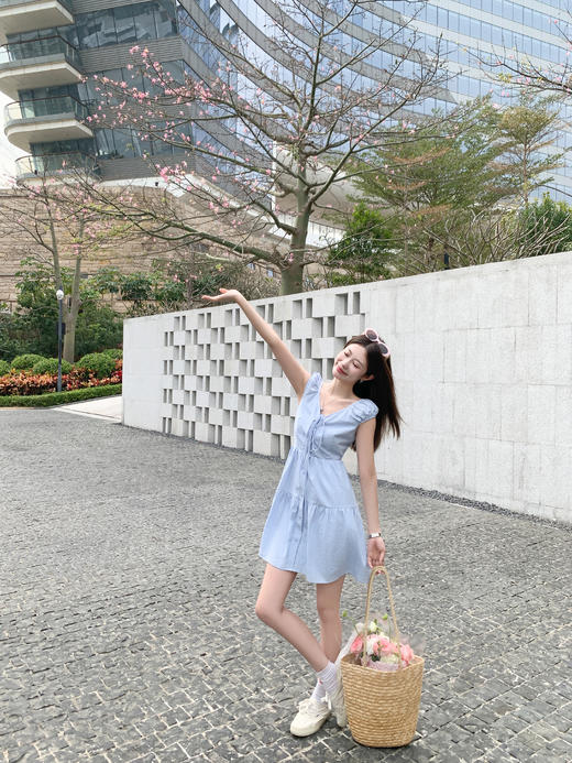 【169元任选2件】最后一波现货！系带V领连衣裙 商品图5