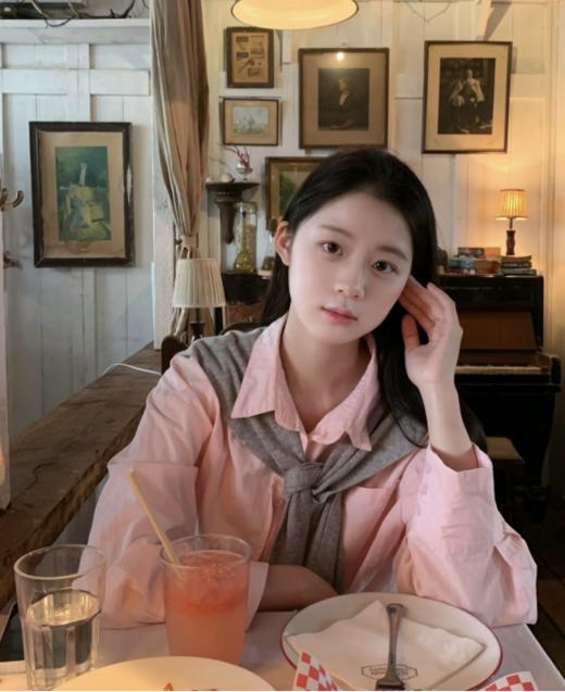 【全国包邮】减龄春日粉衬衫/开叉西装裤裙：妥妥的人间水蜜桃🍑，是春天的感觉没错了🌸棉质面料，自然又富有张力❗️ 商品图0