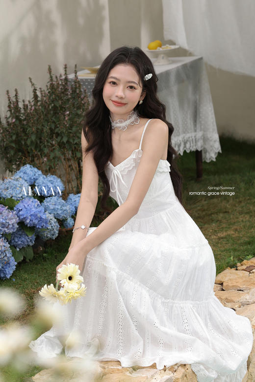 鹿向南「雪絮叠香」白色温柔镂空蕾丝吊带长裙女夏新款优雅连衣裙 商品图5