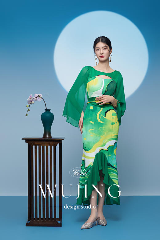 3205112 浮岚暖翠 进口醋酸缎/韩国进口水晶乔其纱/进口纹理蜂窝缎连衣裙 雾境 商品图4