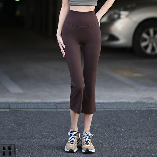 beemen软软糯糯 高腰7分微喇裤 蜜桃臀线 显高显腿长 小个子福利  瑜伽健身紧身裤 舒适无束缚 日常可穿 商品图1