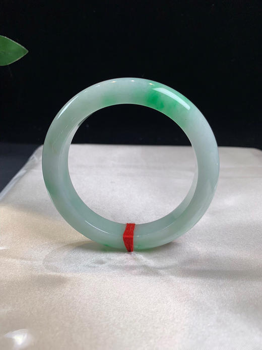 612572，57飘阳绿正圈，满圈干净清爽，几处飘蓝阳绿色， 干净清新 商品图0