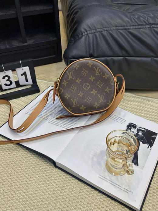 LV 软圆饼 老花拼皮 小号 斜挎包 商品图1